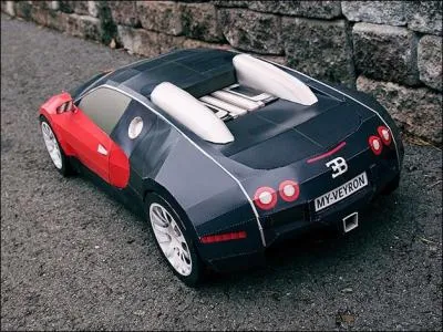 En l'honneur de quel personnage la Bugatti Veyron est-elle ddie ?