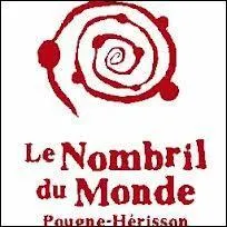 Le festival biennal du nombril,  Pougne-Hrisson (Deux-Svres) a lieu tous les deux ans durant les annes ...