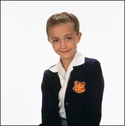 Celle-ci est le personnage le plus intellectuel de la srie, dont la profondeur des rflexions et interrogations sur le sens de la vie contraste avec le bon sens commun et la culture tlvisuelle de sa nounou. Qui est-elle ?