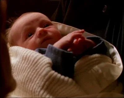 Ce petit bb, William, est un miracle, selon le scenario de la srie. Il a aussi quelques pouvoirs extraordinaires. Il est le fruit possible de la liaison possible entre... ?