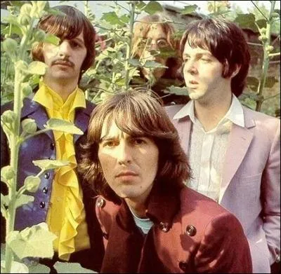 Lequel nourrissait une vritable passion pour les fleurs, dans son manoir de l'Oxfordshire  l'ouest de Londres ?