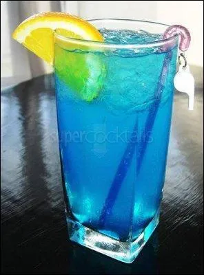 D'o vient le nom de cette liqueur bleue, le curaao ?