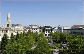 Je vous emmne  Enghien-les-Bains, l'unique station thermale d'le-de-France. Nous serons dans le dpartement ...