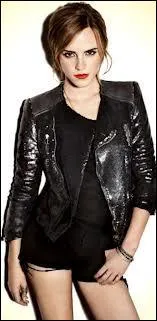 En quelle anne cre-t-elle une ligne de vtements pour adolescents nomme  Love from Emma  en compagnie de Safia Minney, la fondatrice de People Tree ?