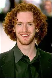 Comment s'appelle l'acteur qui joue le rle de Percy Weasley ?