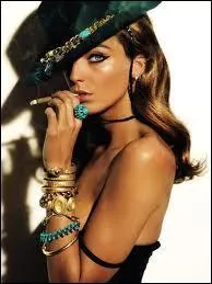 Quand Isabeli Fontana a-t-elle dfil pour la premire fois pour Victoria's Secret ?