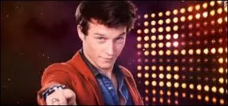 Qui chante  On ne vit qu'une fois  ?