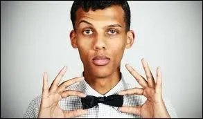 Quel chanteur est reprsent sur cette photo ?