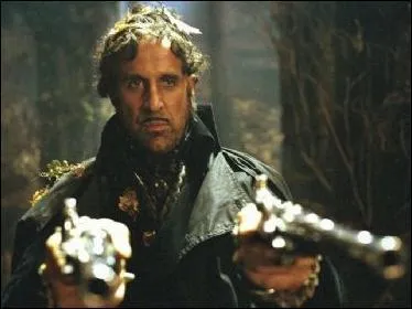 Mercurio Cavaldi / Peter Stormare. Dans la premire partie du film, il a tout du sadique djant, mais son rle volue pour devenir un gentil djant !