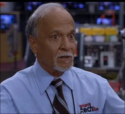 Haziz /Shelley Malil. Vendeur dans un magasin d'lectronique au langage plus que fleuri !