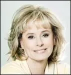 Quel est le nom de cette auteure amricaine, anthropologue judiciaire comme son personnage principal Temperance Brennan, et dont les romans, qui se partagent souvent entre la Caroline du Nord et le Qubec, ont t adapts  la tlvision dans la srie  Bones  ?