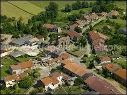 Voici, vue du ciel, la commune Meusienne de Spincourt. Elle se situe en rgion ...
