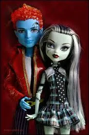 Comment s'appelle sa petite amie ?