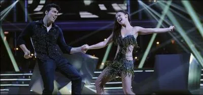 Quelle danse a-t-elle fait avec son partenaire ?