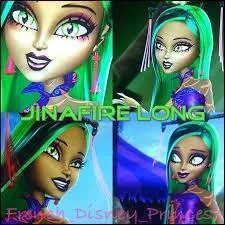 Les illustrations ci-contre sont des photos d'elle en tenue :