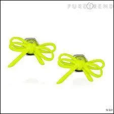 Star des annes 80, le fluo revient sur le devant de la scne. On trouve mme des boucles d'oreilles ...