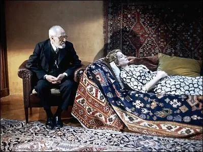 Il conduisit des travaux sur les maladies mentales sous la direction du professeur