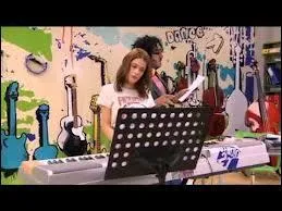 Qui a donn des cours particuliers  Violetta ?