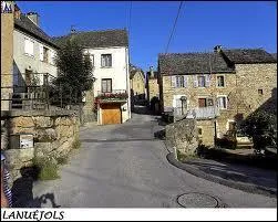 Je vous emmne  Lanujols, une commune situe ...