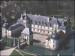 Voici le chteau de Tanlay. Il se situe ...