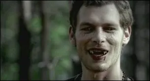 Qui a transform Niklaus  Klaus  Mikaelson ?