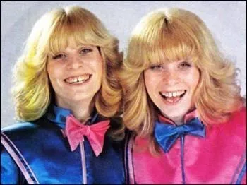 Alors que Johnny Logan (Irlande) remporte le concours eurovision de la chanson en 1980  La Haye (Pays-Bas) avec Qu'est-ce qu'une autre anne ? , Sophie et Magaly Gilles, deux surs jumelles, terminent  la neuvime place pour le Luxembourg. Quel est le titre de leur chanson ?