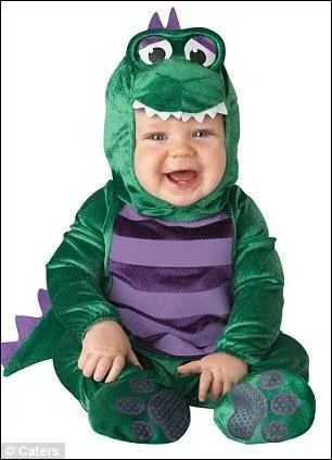 Urrrmppff, Urrrmppff, quel beau bb dino que voil... Celui-ci est encore au parc, qui n'est pas le fameux grand park... ?