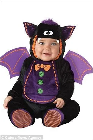 Flap Flap, la toute petite bestiole  ailes que voil... Plus tard, elle sera  justicier , bien sr, car c'est... ?