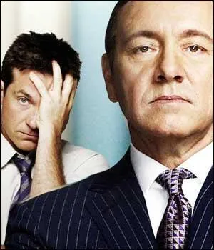 Dave Harken (Comment tuer son boss-Horrible bosses) est capable de vous promettre ad eternam une promotion qu'il va ensuite s'accorder  lui-mme en se riant de vous, et aussi... ?