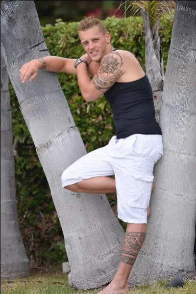 Avec qui Jordan reste-t-il tout le temps ?