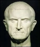 L'un d'eux a t tu  la bataille de Carrhes contre les Parthes en l'an -53. De qui s'agit-il ?