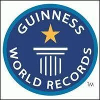 Michael fut le premier artiste  avoir :