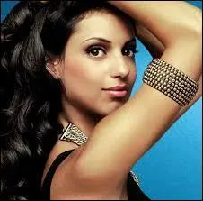 Quelle est la premire chanson (en solo) que Tal a interprte ?