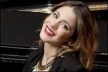 Cocher ce que Martina prfre come mtier qu'elle pratique :