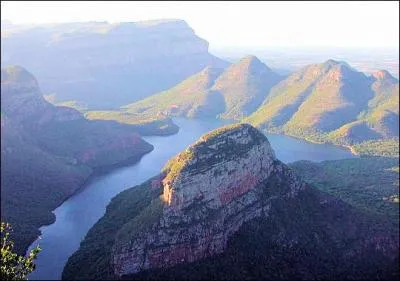 Cap vers l'Afrique du Sud o nous dcouvrirons les falaises de :