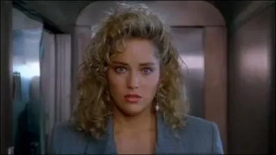 Encore Sharon Stone, bien jeune alors, et avec des frisettes, dans un film  succs qui est ?