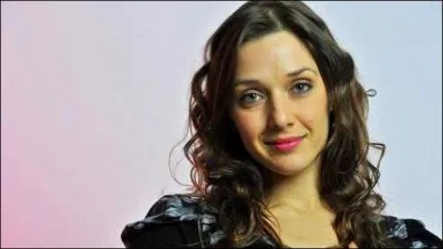 De qui Angie est-elle jalouse ?