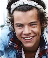   Simon s'en fiche, mais par contre, nos mres n'arrtent pas de nous dire qu'on se fait peut-tre un peu trop de tatouages   Est-ce une phrase prononce par Harry ?