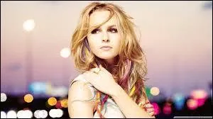 Dans quelle srie joue cette star Disney Channel ?