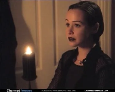 Elle a enlev Kit pour approcher les surs, elle est sous les ordres du dmon Kali. Comment s'appelle-t-elle ?