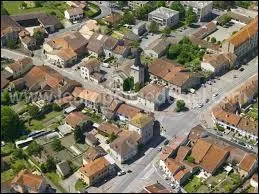 Nous survolons le village lorrain de Damelevires. Cette commune du Lunvillois se situe dans le dpartement ...