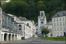 Nous partons  Eaux-Bonnes, dans le 64. Cette commune se situe donc en rgion ...