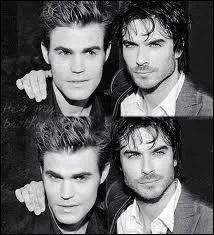 J'ai les yeux verts. Je suis...