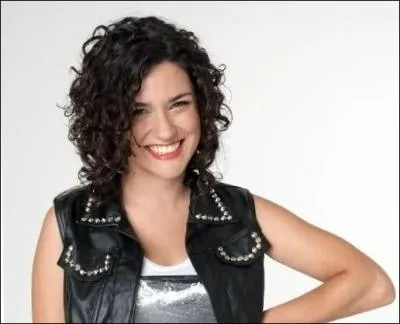 Dans la saison 1, qui est sa meilleure amie ?