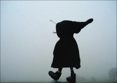 Comment dit-on  rire sous cape  ?