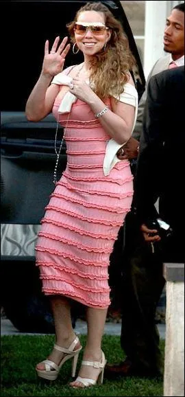 Ouh la la, dj les rayures ne sont pas ce qu'il y a de plus facile  porter, mais les rayures horizontales, c'est encore pire. Qui s'y risque ici avec assez peu de russite ?