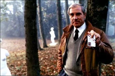 Comment se nommait l'inspecteur incarn par Jean Poiret dans  Poulet au vinaigre  ?