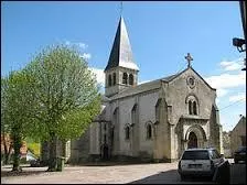 Voici l'glise Saint-Aignan de la commune Nivernaise de Luthenay-Uxeloup. Elle se situe en rgion ...