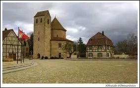 Voici l'abbatiale de la commune alsacienne d'Ottmarsheim. Elle se situe dans le dpartement n ...