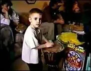 De quelle nationalit Justin est-il ?